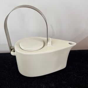Tea Forte Porcelain Tea Pot 
Ceramics Ivory